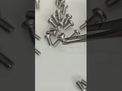 M2.5-0.45×6 미니 둥근 머리 십자 나사 디테일 쇼케이스
